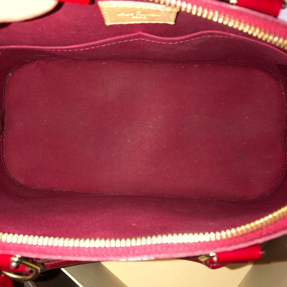NOT FOR SALE : EXTRA PICTURES FOR LV PURSE🍒 - Picture 3 of 5